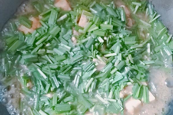 豆腐炒韭菜的做法图解4