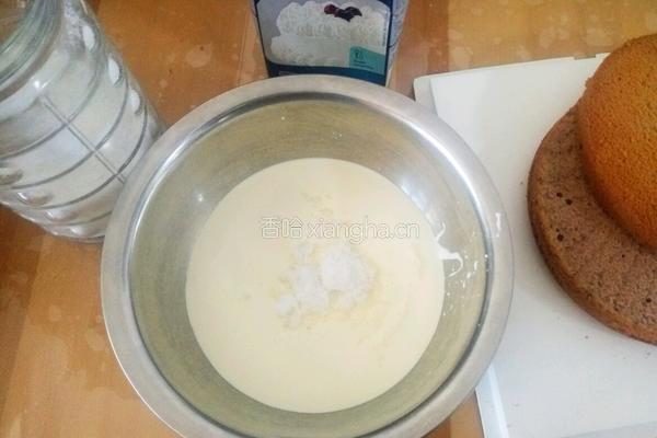 巧克力草莓蛋糕的做法图解2