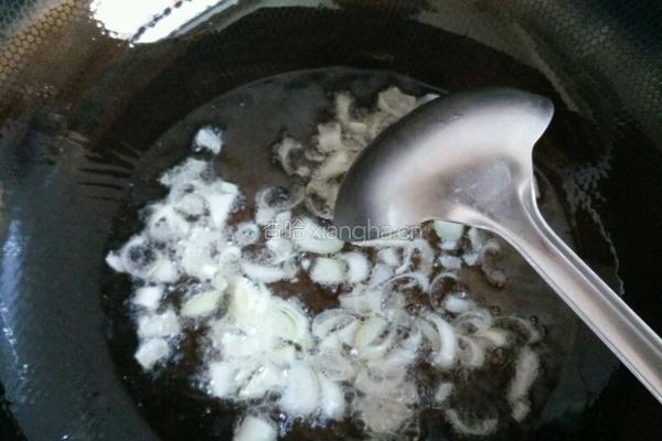 茄子饺子的做法图解3