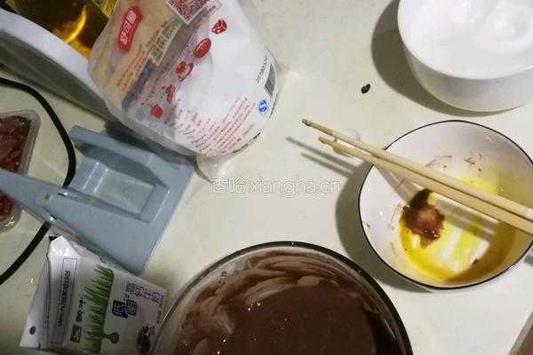可可奶油冰淇淋蛋糕的做法图解1