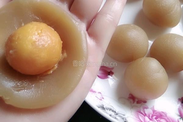莲蓉蛋黄酥的做法图解7