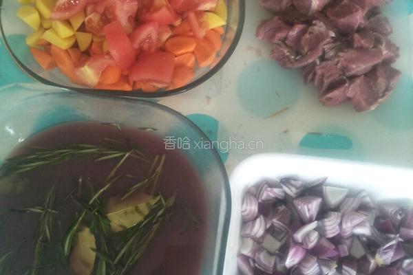 番茄红酒炖牛肉的做法图解3