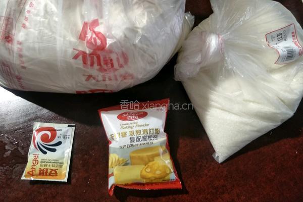 广味腊肠包的做法图解3