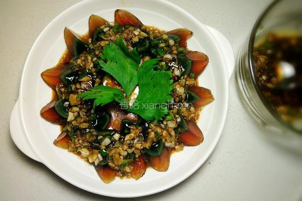 凉拌松花蛋 三分钟就能出菜的做法图解7