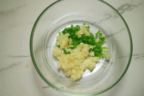 凉拌松花蛋 三分钟就能出菜的做法图解5
