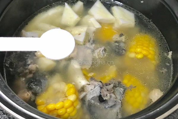 椰子乌鸡汤的做法图解4