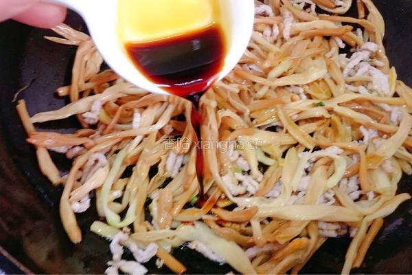 黄花菜炒肉丝的做法图解8