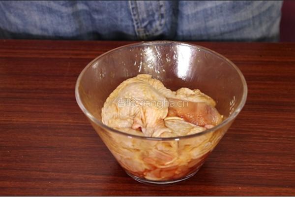 耗油鸡腿的做法图解1