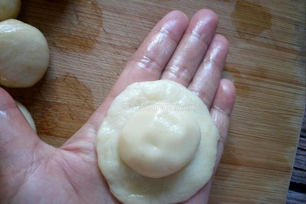 蛋黄酥的做法图解12