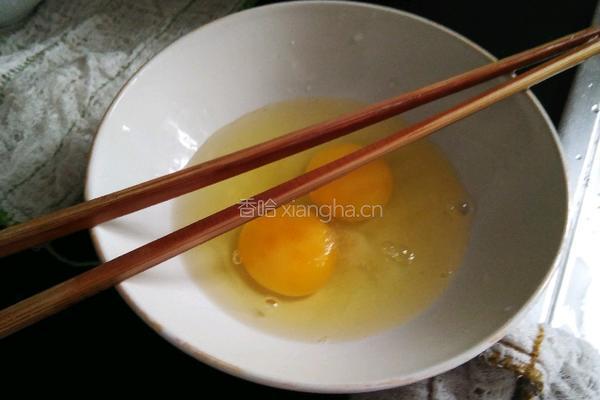 酱油香葱味蒸鸡蛋的做法图解1
