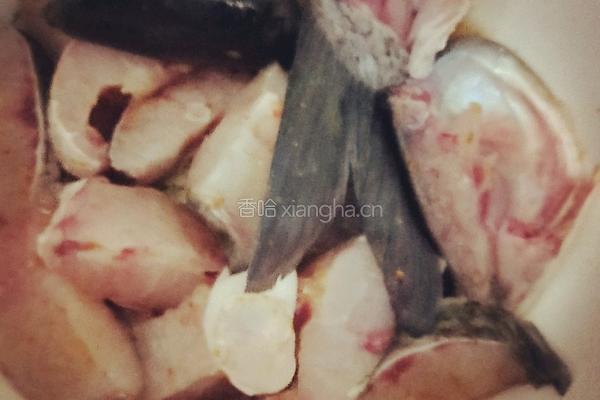 炸鱼块的做法图解1