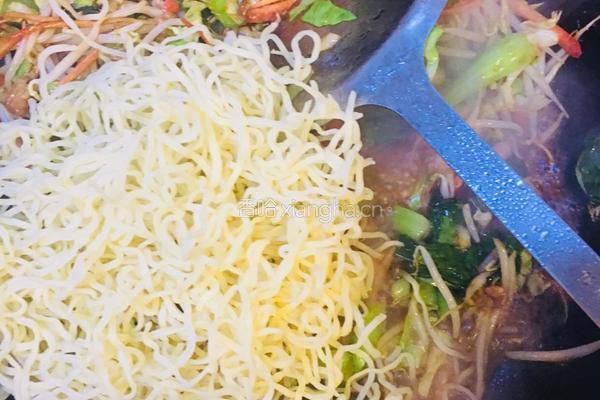 孜然肉丝炒细面的做法图解4