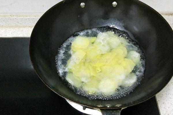 尖椒炒土豆片的做法图解3