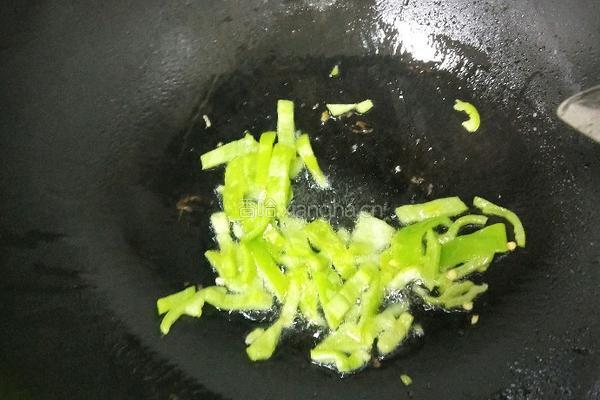 尖椒炒土豆片的做法图解4