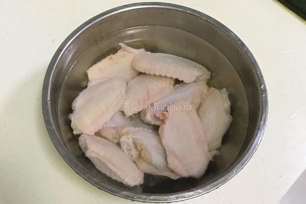 韩式吮指炸鸡翅的做法图解2