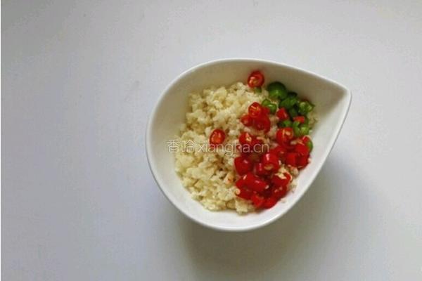 蒜蓉蒸生蚝的做法图解2