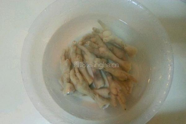 泡椒凤爪的做法图解3