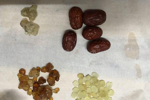 夏日的桃胶雪燕皂角米银耳羹的做法图解1