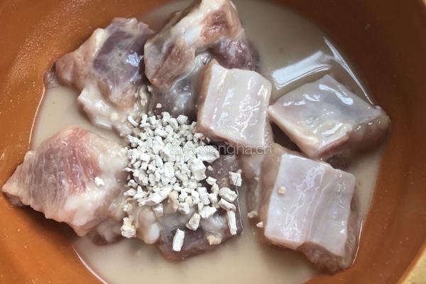 广式早茶必点的一盅,蒸蒜香排骨的做法图解6