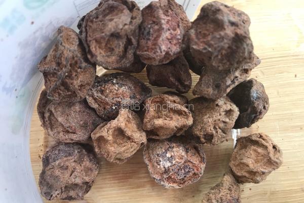 酸甜回甘的话梅排骨的做法图解1