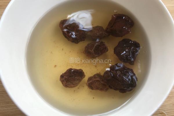 酸甜回甘的话梅排骨的做法图解2