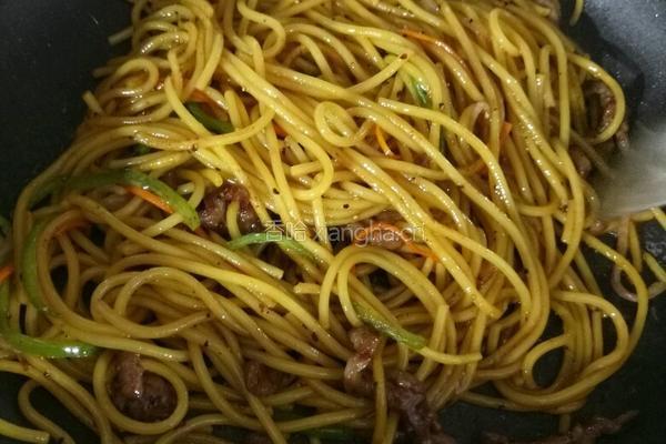 黑胡椒牛柳炒意面的做法图解5