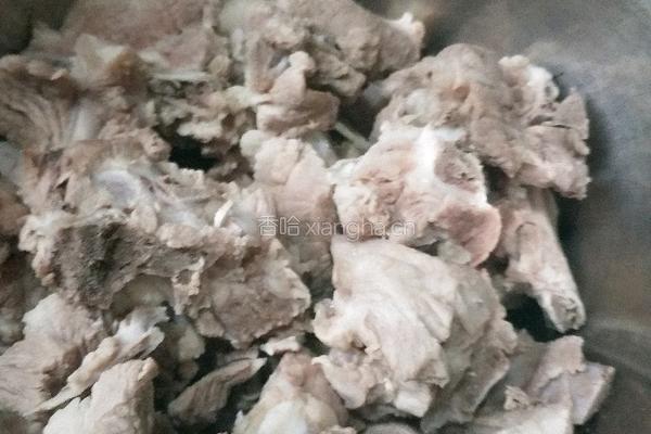 红烧排骨卤鸡蛋的做法图解2