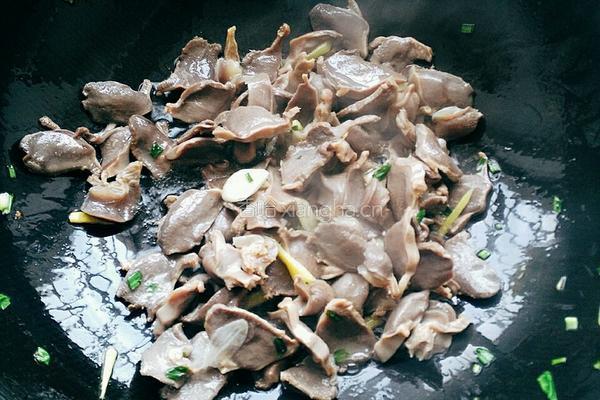双椒炒鸭胗的做法图解8