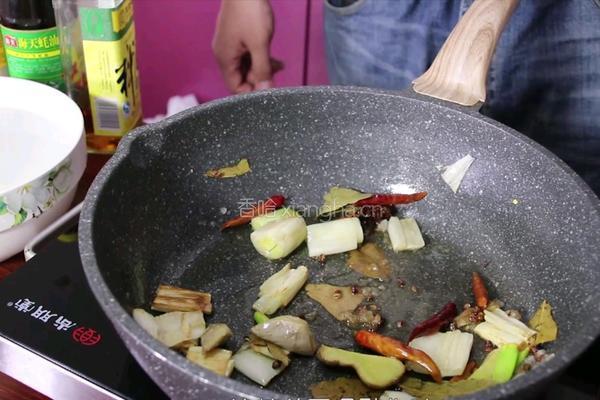 啤酒卤蛋烧排骨的做法图解3