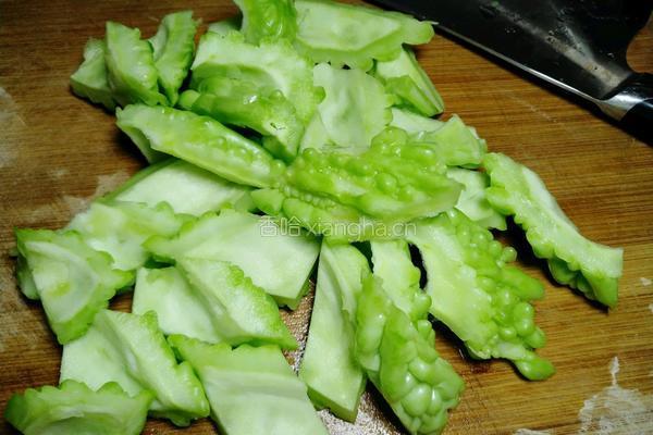 龙骨苦瓜黄豆汤的做法图解6