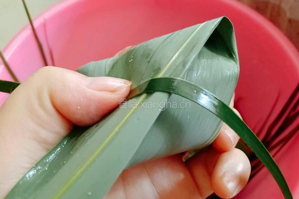 五花肉花生粽的做法图解14