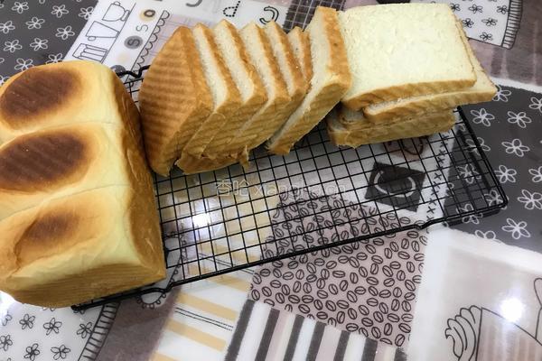 北海道吐司（中种法）的做法图解1