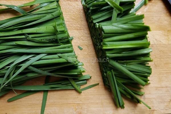 韭菜炒肉的做法图解1