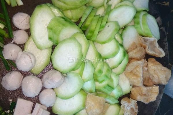 角瓜鱼豆腐汤的做法图解1