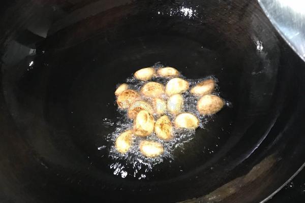 蒜香牛蛙的做法图解3