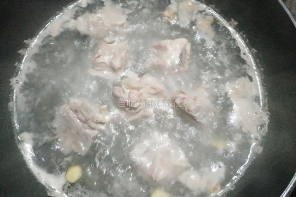 淡菜排骨山药汤的做法图解2
