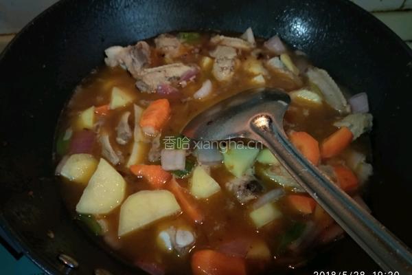 土豆胡萝卜炖鸡肉排骨的做法图解21