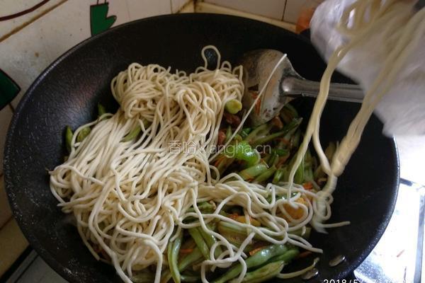 豆角肉片焖面的做法图解21