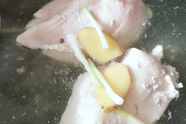 凉拌手撕鸡胸肉的做法图解1