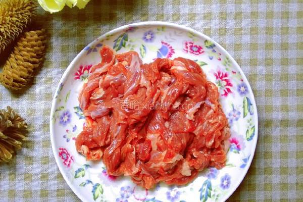 黑胡椒肉牛的做法图解1