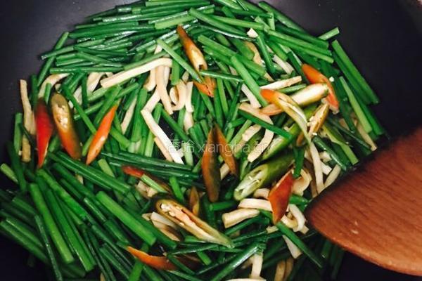韭菜花炒豆干的做法图解4