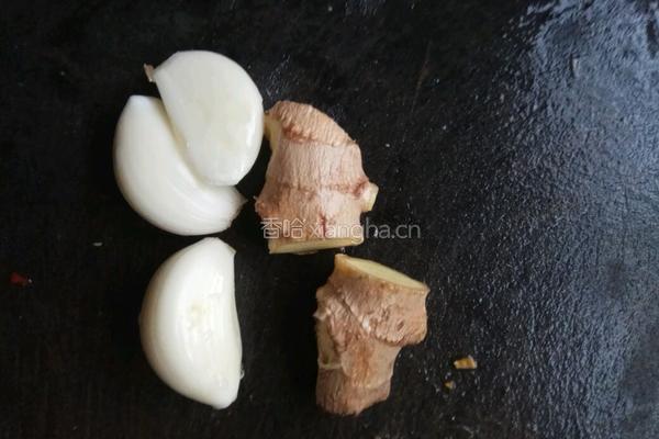 酸藠头炒鸡杂的做法图解4