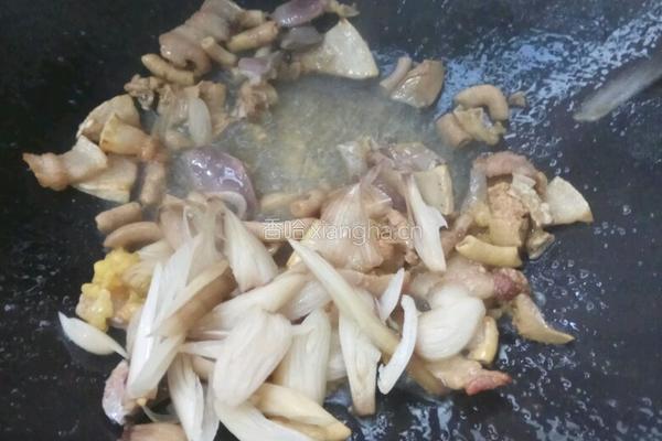 酸藠头炒鸡杂的做法图解7