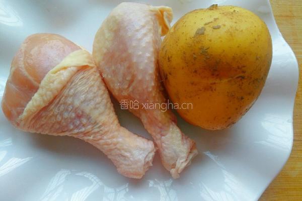 辣子土豆鸡块的做法图解1
