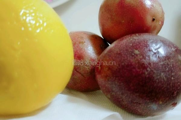 百香果蜂蜜柠檬茶的做法图解1