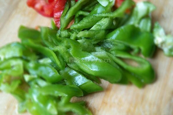 芹菜炒豆干的做法图解3