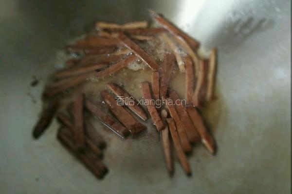 芹菜炒豆干的做法图解5