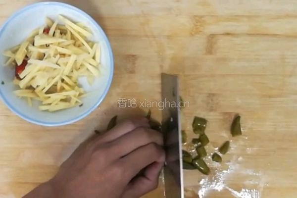 泡椒猪肝的做法图解1
