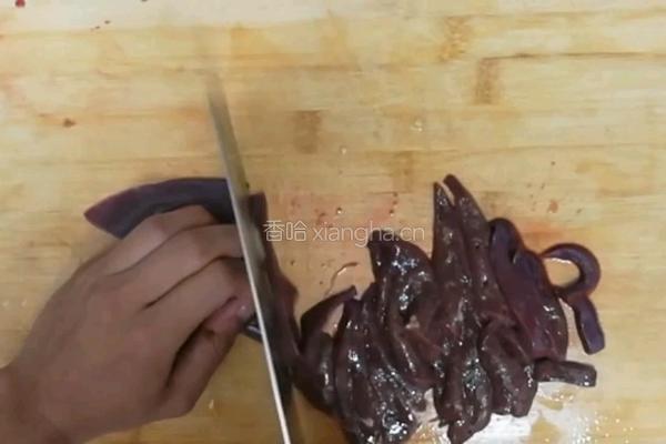 泡椒猪肝的做法图解2