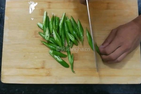 姜爆鸭的做法图解1